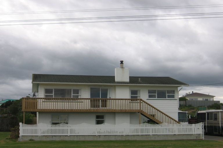 Photo of property in 31 Nash Parade, Foxton Beach, Foxton, 4815