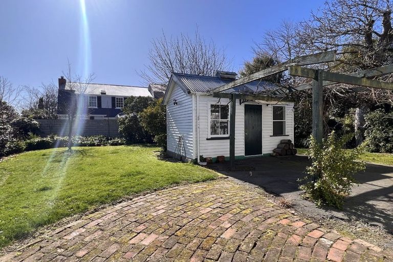 Photo of property in 96 Fendalton Road, Fendalton, Christchurch, 8014