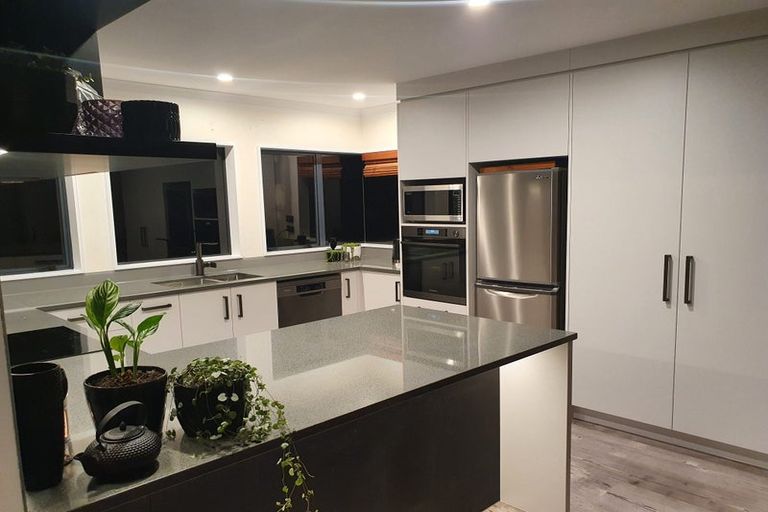 Photo of property in 4 Heaphy Place, Pukehangi, Rotorua, 3015