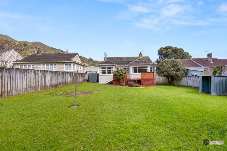 Photo of property in 66 Wilkie Crescent, Naenae, Lower Hutt, 5011