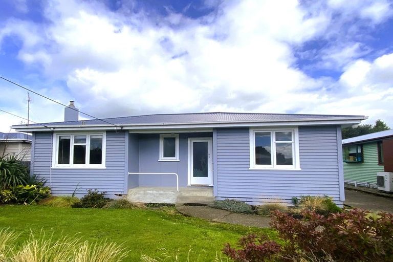 Photo of property in 16 Fraser Street, Waikiwi, Invercargill, 9810