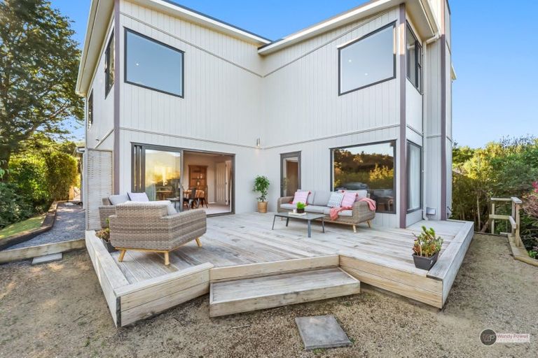 Photo of property in 67 Mount Marua Way, Timberlea, Upper Hutt, 5018