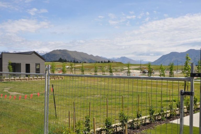 Photo of property in 40 Obelisk Street, Wanaka, 9305