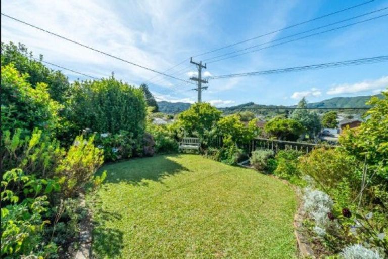 Photo of property in 121 Wainuiomata Road, Wainuiomata, Lower Hutt, 5014