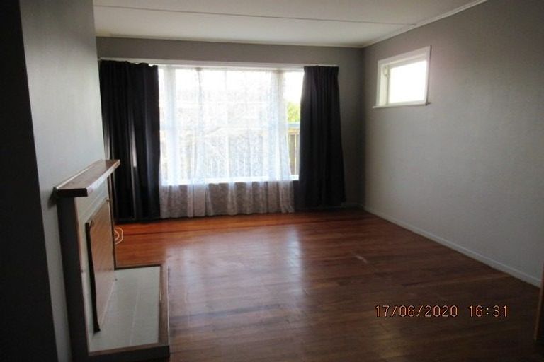 Photo of property in 63 Hepburn Road, Glendene, Auckland, 0602