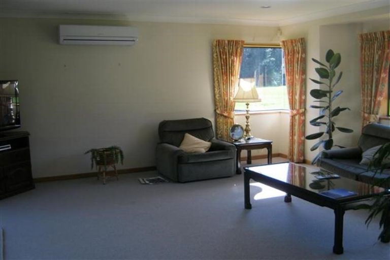 Photo of property in 8 Widdison Place, Albany, Auckland, 0632