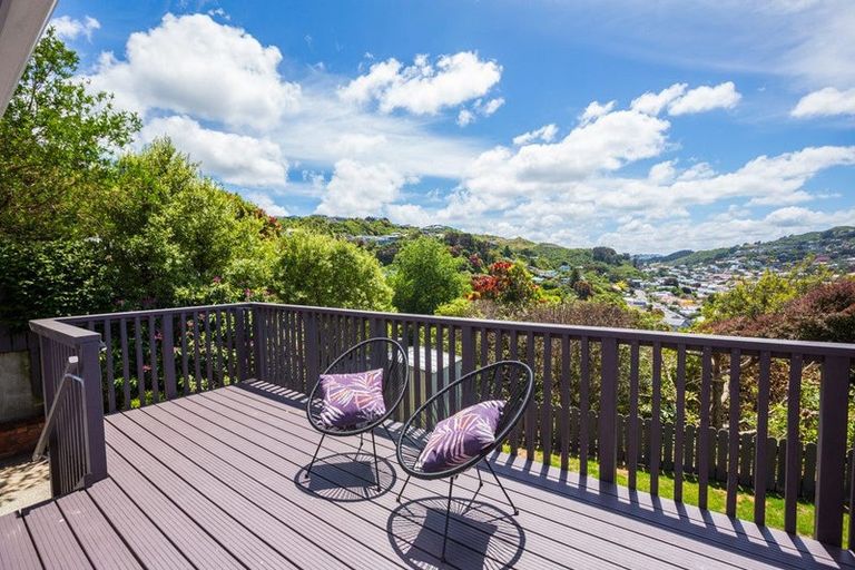 Photo of property in 17 Southern Cross Crescent, Island Bay, Wellington, 6023