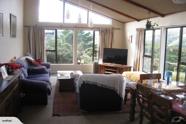 Photo of property in 272 Dowse Drive, Maungaraki, Lower Hutt, 5010