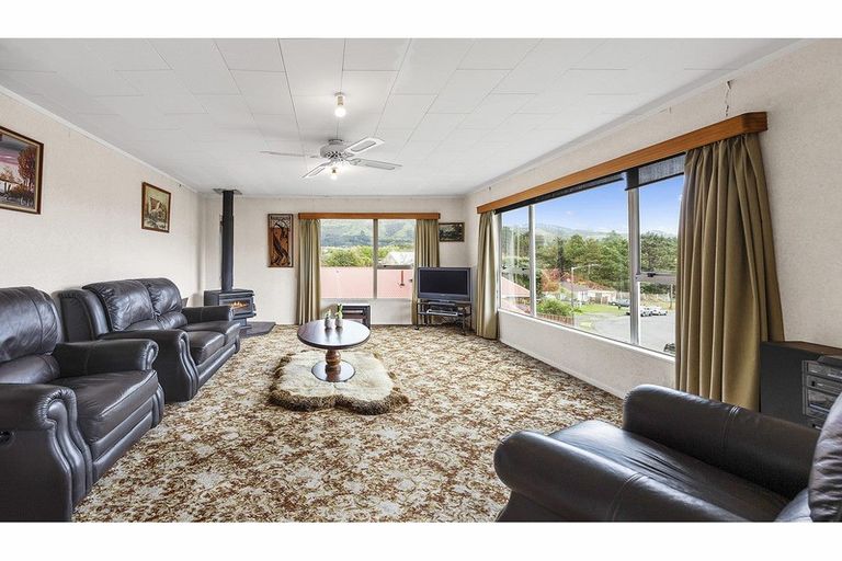 Photo of property in 64 Huanui Street, Ranui, Porirua, 5024