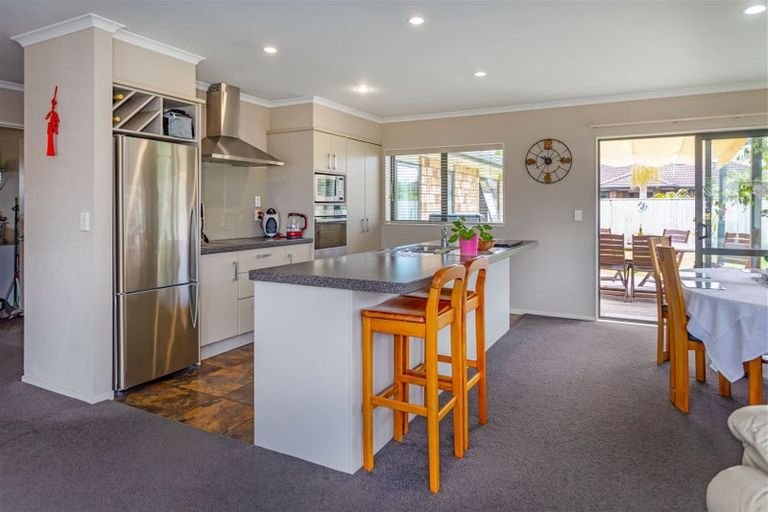 Photo of property in 60 Cholmondeley Crescent, Whitianga, 3510