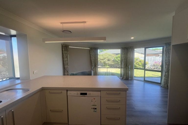 Photo of property in 3 Dunmurry Place, Casebrook, Christchurch, 8051