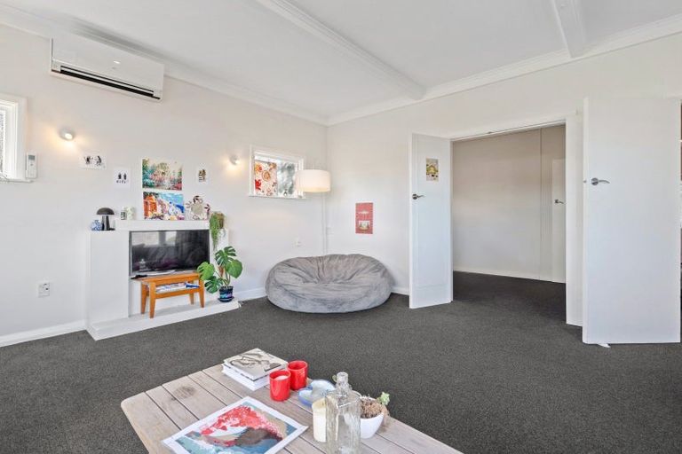 Photo of property in 61 Harbour View Road, Northland, Wellington, 6012