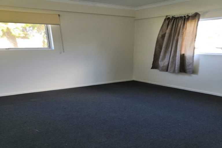 Photo of property in 143 Waimumu Road, Massey, Auckland, 0614
