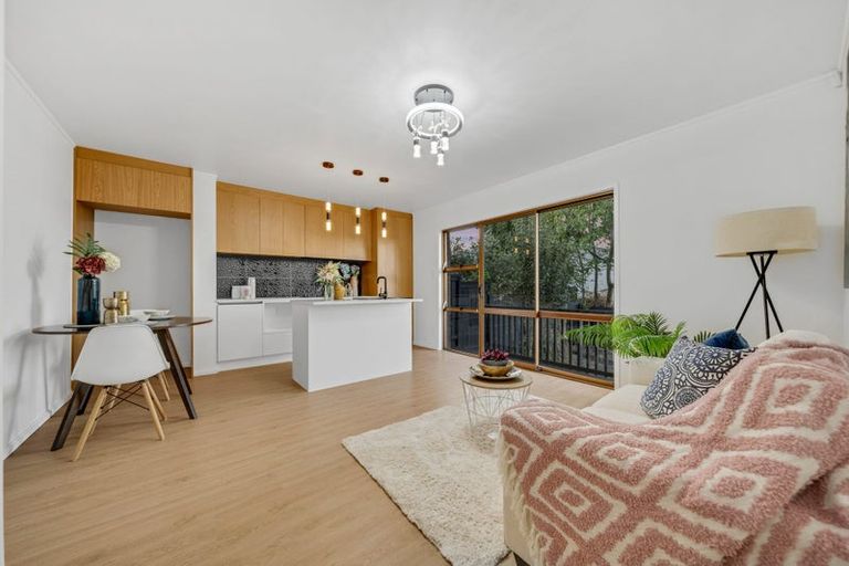 Photo of property in 2/4173a Great North Road, Glen Eden, Auckland, 0602