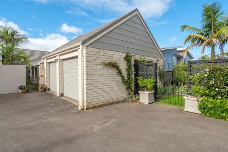 Photo of property in 188b Devonport Road, Tauranga, 3110