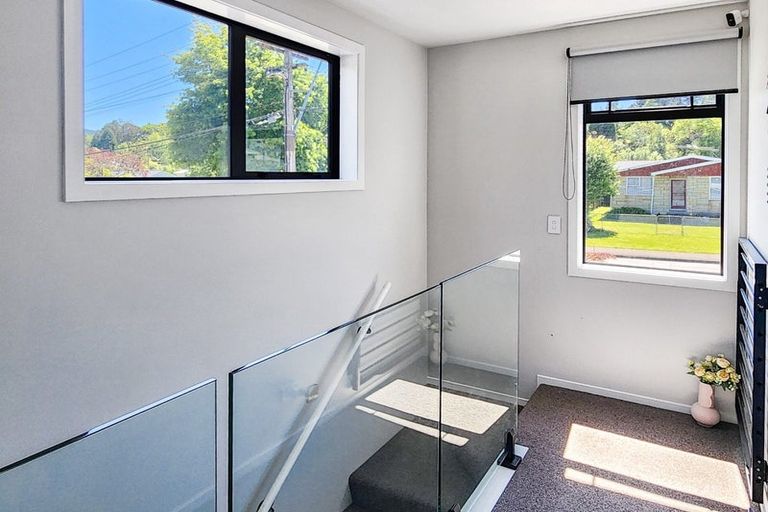 Photo of property in 42a Moeraki Road, Maoribank, Upper Hutt, 5018