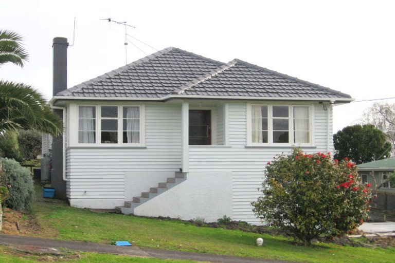 Photo of property in 2 Miro Street, Helensville, 0800