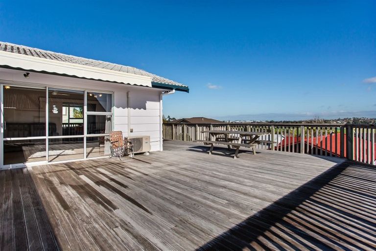 Photo of property in 34 Lewisham Street, Highland Park, Auckland, 2010