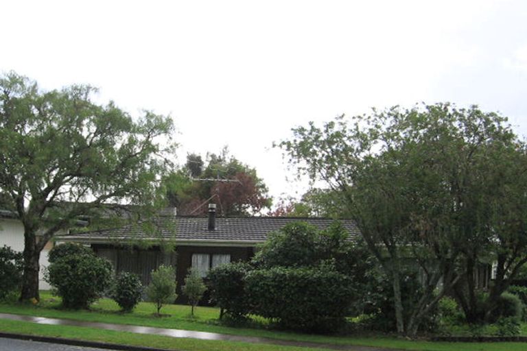 Photo of property in 48 Kurnell Drive, Botany Downs, Auckland, 2010