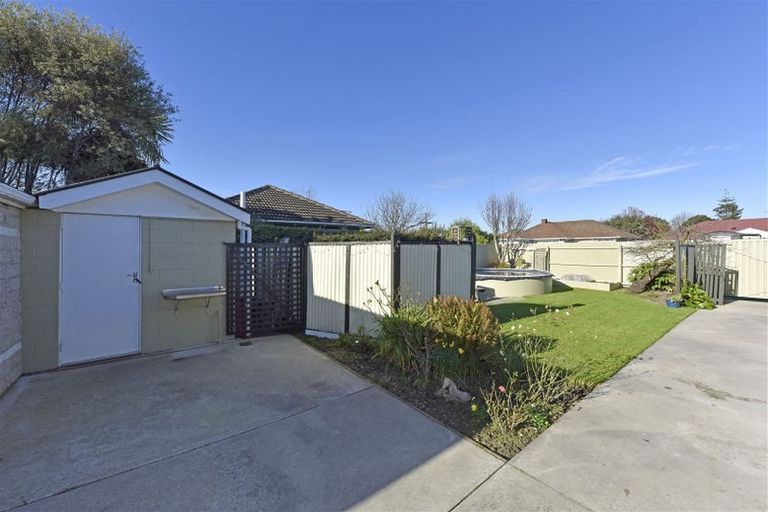 Photo of property in 12 Aileen Place, Upper Riccarton, Christchurch, 8041