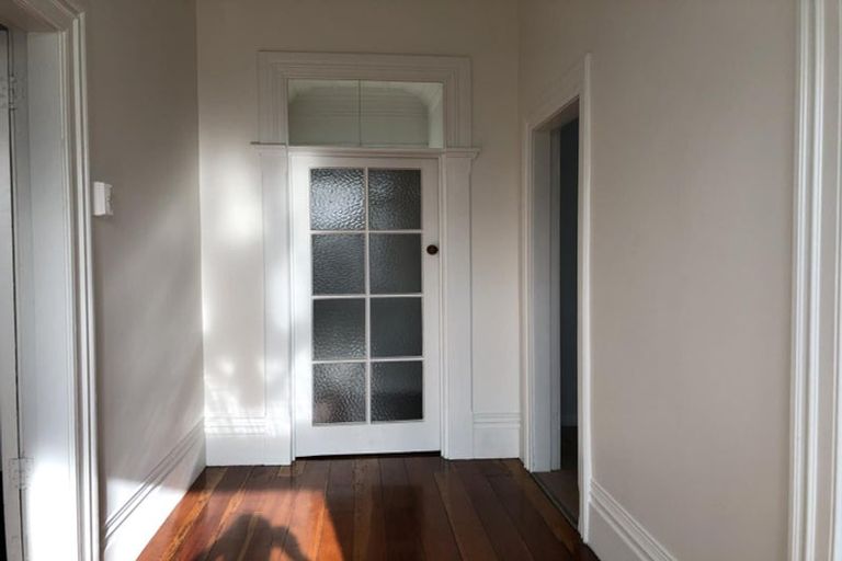 Photo of property in 152 Featherston Street, Palmerston North, 4410