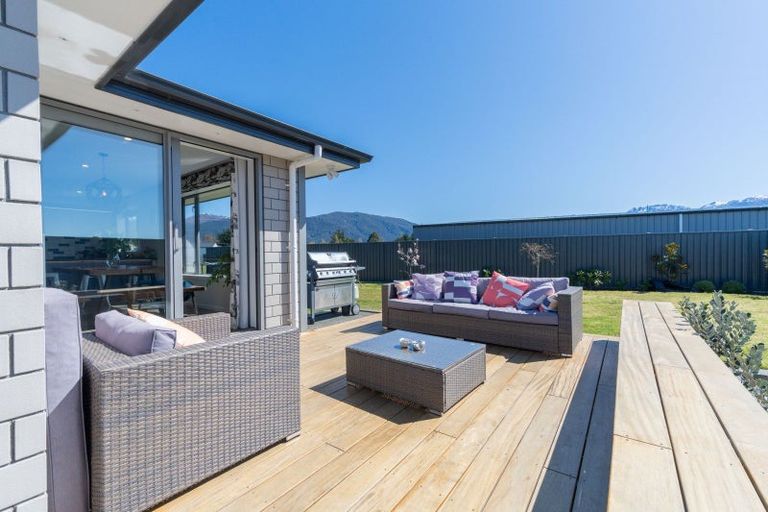 Photo of property in 11 Breaksea Street, Te Anau, 9600