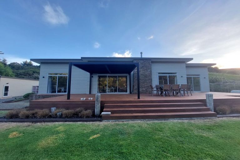 Photo of property in 327 Ahuroa Road, Puhoi, Warkworth, 0994
