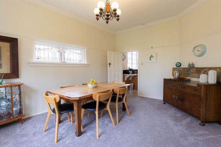 Photo of property in 17 Rhodes Street, Waimate, 7924