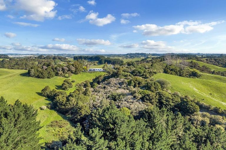 Photo of property in 278 Upper Orewa Road, Wainui, Silverdale, 0992