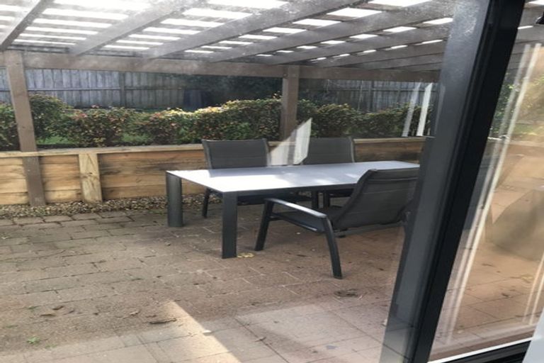 Photo of property in 6 Ferntree Terrace, West Harbour, Auckland, 0618