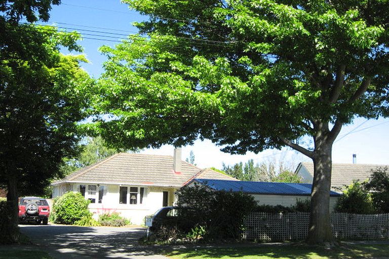 Photo of property in 51 Guildford Street, Burnside, Christchurch, 8053