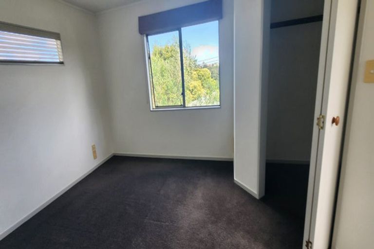 Photo of property in 1/302 Glenfield Road, Glenfield, Auckland, 0629