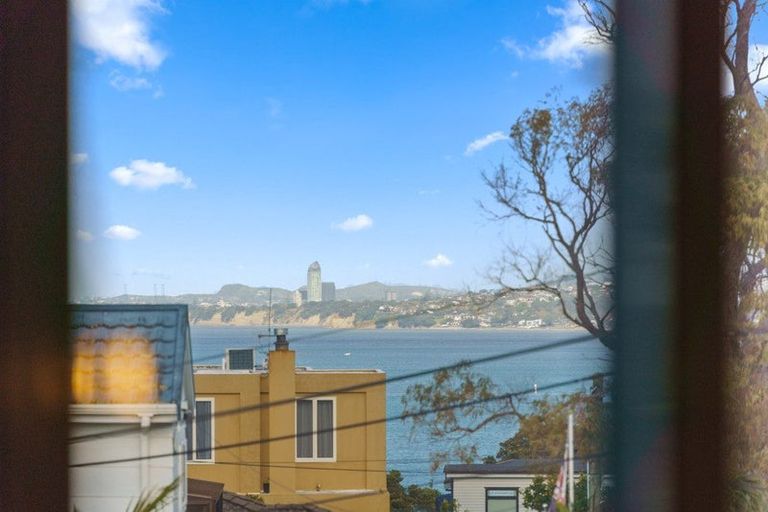 Photo of property in 1/10 Ringwood Street, Torbay, Auckland, 0630