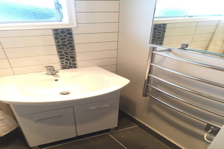 Photo of property in 2/226 Wainoni Road, Avondale, Christchurch, 8061