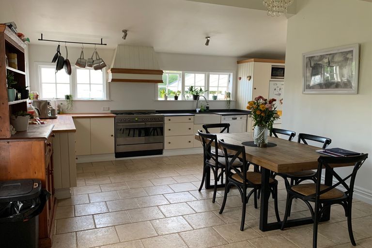 Photo of property in 150 Victoria Street, Cambridge, 3434