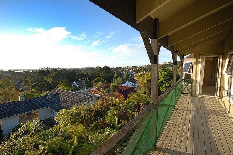 Photo of property in 50 Balmain Road, Chatswood, Auckland, 0626