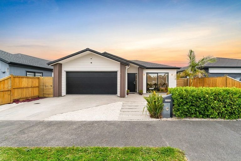 Photo of property in 6 Earlywood Road, Takanini, 2110