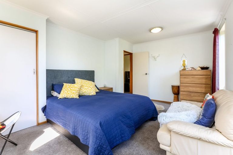 Photo of property in 4 Holloway Road, Omata, New Plymouth, 4374