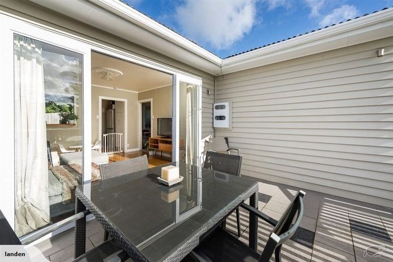 Photo of property in 24 Cedar Terrace, Stanmore Bay, Whangaparaoa, 0932