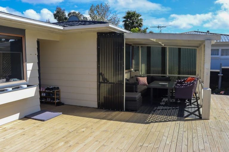 Photo of property in 43 Kamara Road, Glen Eden, Auckland, 0602