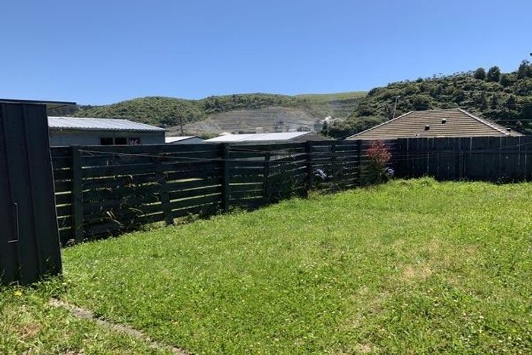 Photo of property in 125 Molesworth Street, Taita, Lower Hutt, 5011