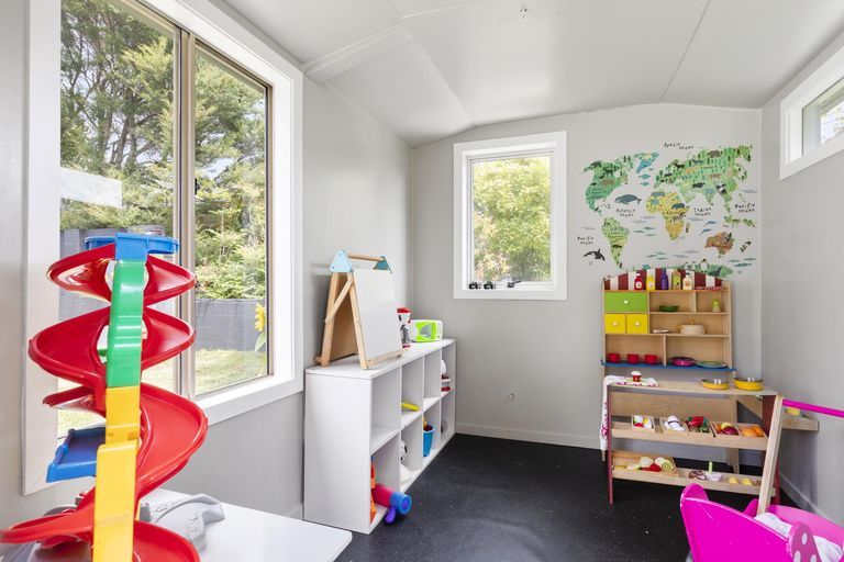 Photo of property in 22 Ashcroft Avenue, Mangere Bridge, Auckland, 2022