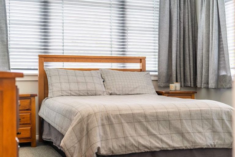 Photo of property in 24 Golders Road, Elderslea, Upper Hutt, 5018