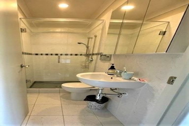 Photo of property in 61a Francis Street, Hauraki, Auckland, 0622