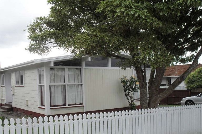 Photo of property in 49 Othello Drive, Clover Park, Auckland, 2023