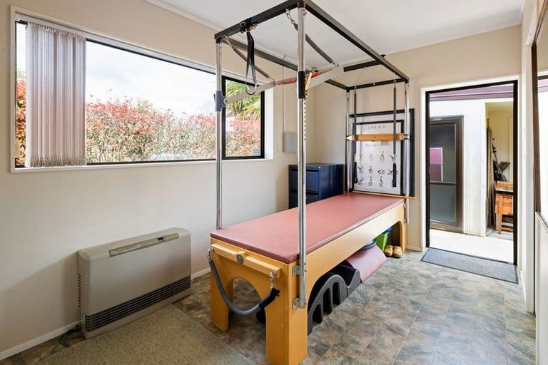 Photo of property in 251 Shakespeare Street, Leamington, Cambridge, 3432