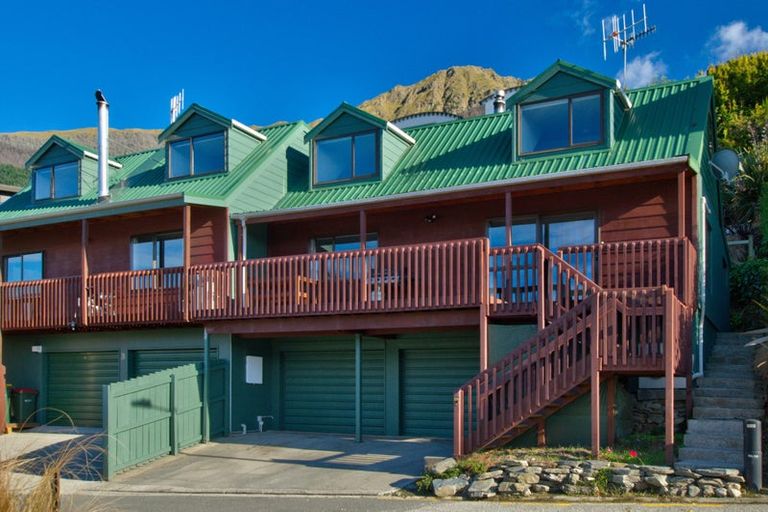 Photo of property in 28a Sainsbury Road, Fernhill, Queenstown, 9300