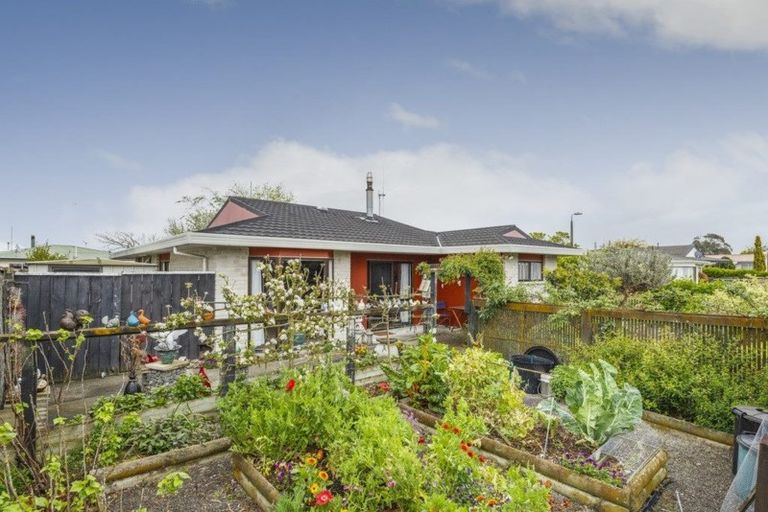 Photo of property in 14 Willowstream Grove, Cloverlea, Palmerston North, 4412