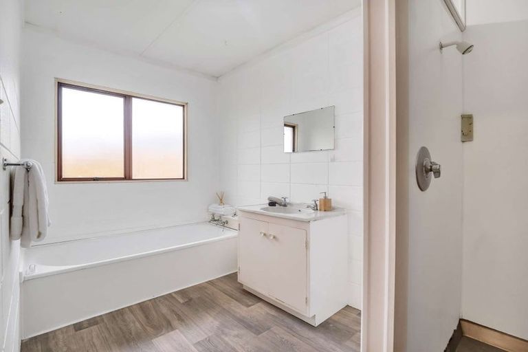 Photo of property in 2/32 Domain Street, Waiuku, 2123