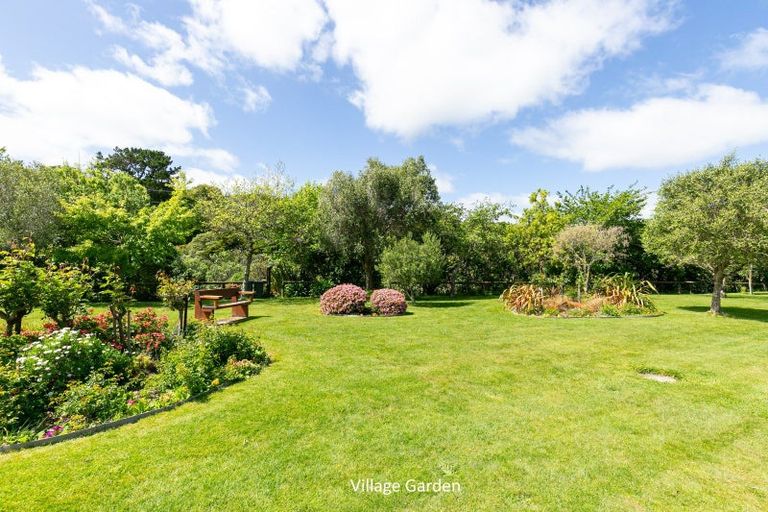 Photo of property in Redwood Village, 31/42 Main Road, Tawa, Wellington, 5028